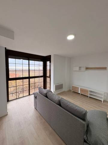 Piso en Alquiler en Calle Cervantes en Yuncler