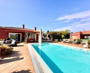 Vista exterior de Casa o xalet en venda en Sant Lluís amb Aire condicionat, Terrassa i Piscina