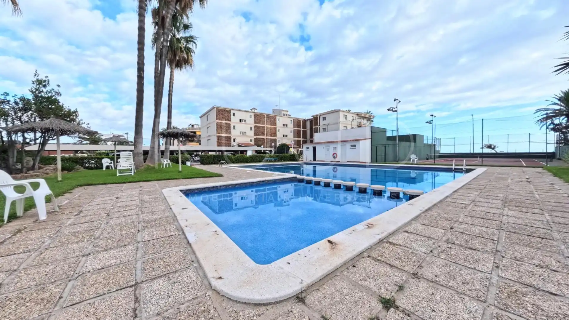 Appartement avec balcon à vendre à MARITIM (LES BOTIGUES)