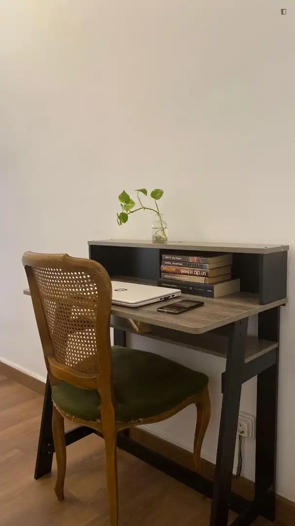 Room in El Baix Guinardó