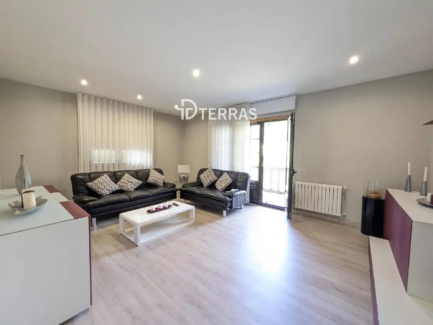 Sala d'estar de Casa o xalet en venda en Barro amb Calefacció, Jardí privat i Traster