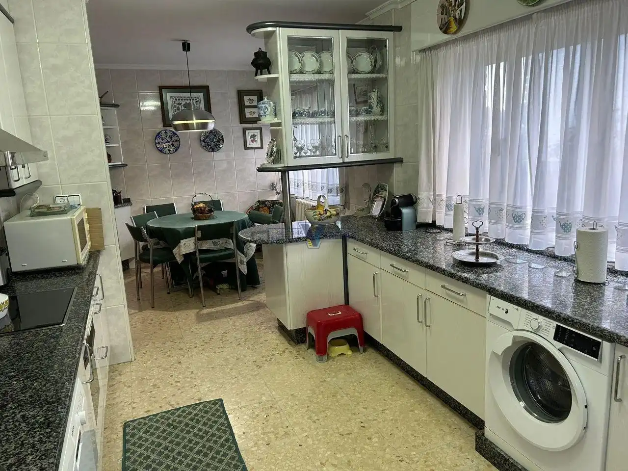 Cocina de Casa o chalet en venta en Ourense Capital  con Calefacción, Jardín privado y Terraza