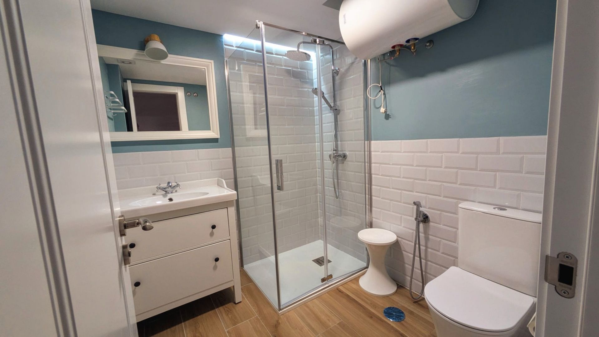 Bany de Apartament de lloguer en  Granada Capital amb Aire condicionat, Rentadora i Balcó