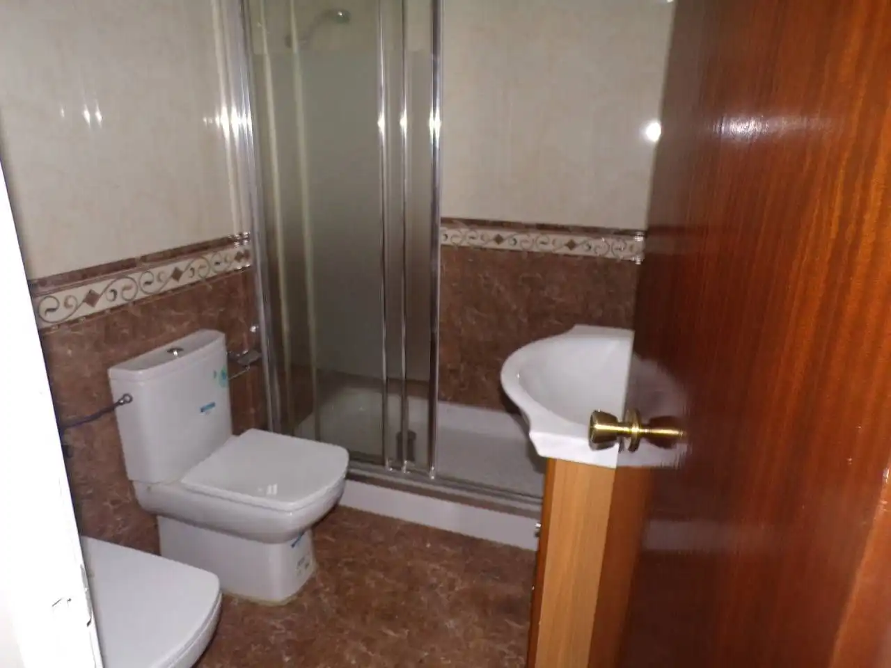 Bany de Pis en venda en Figueres amb Balcó