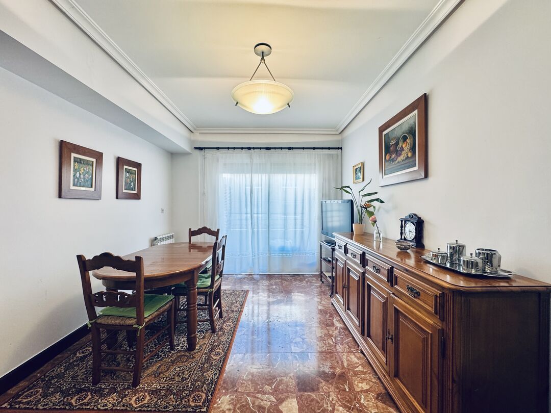 Comedor de Piso en venta en Donostia - San Sebastián  con Calefacción, Terraza y Balcón