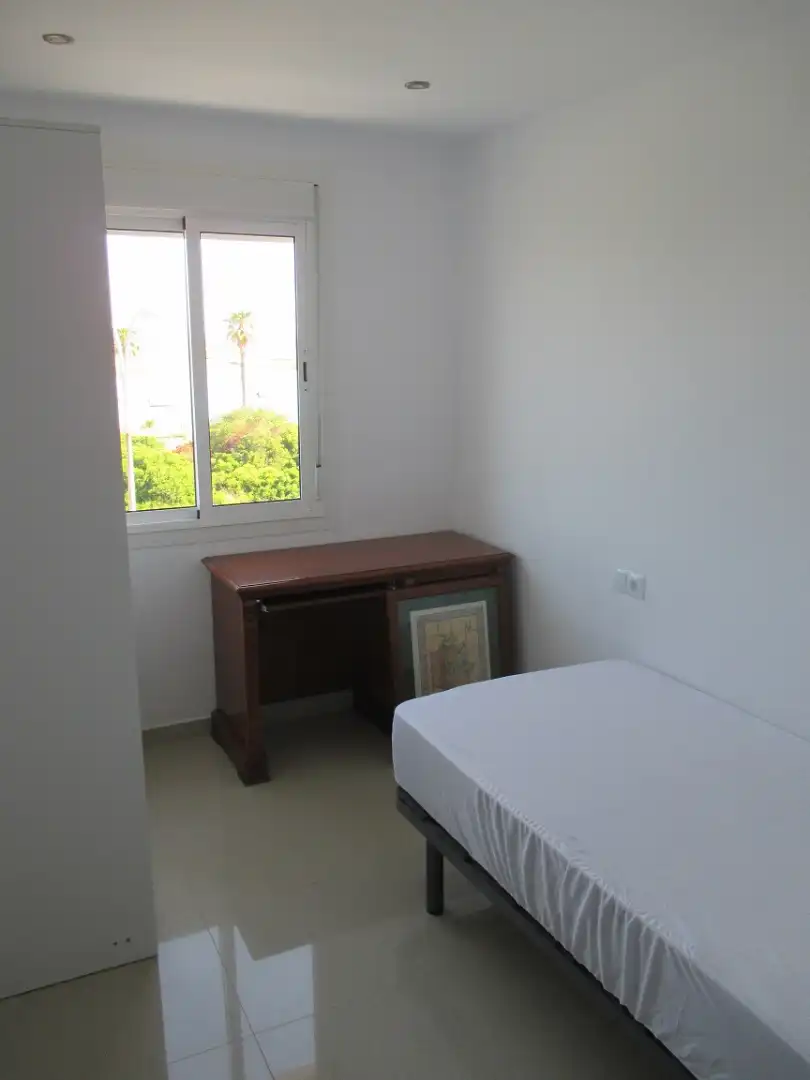 Piso con ascensor en venta en Avenida de la Bahia 6, imagen 6