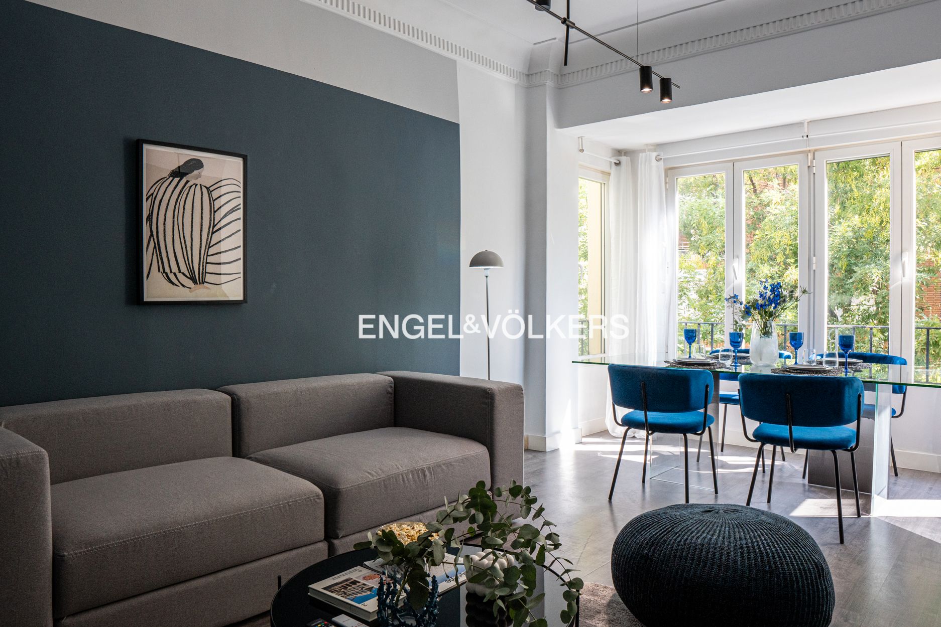 Living room of Apartment for sale in  Madrid Capital  with Air Conditioner, Heating and Furnished
