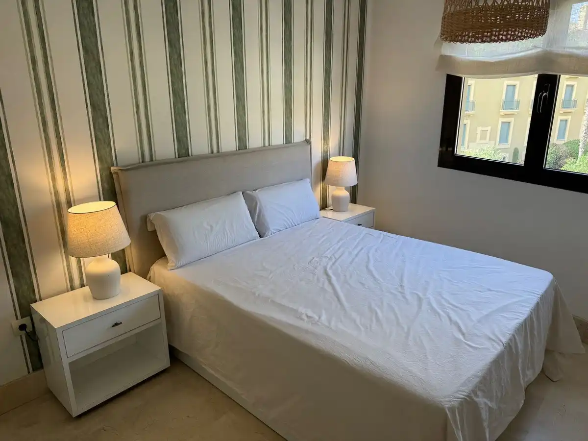 Habitación de Apartamento en venta en Sotogrande con Aire acondicionado, Terraza y Trastero