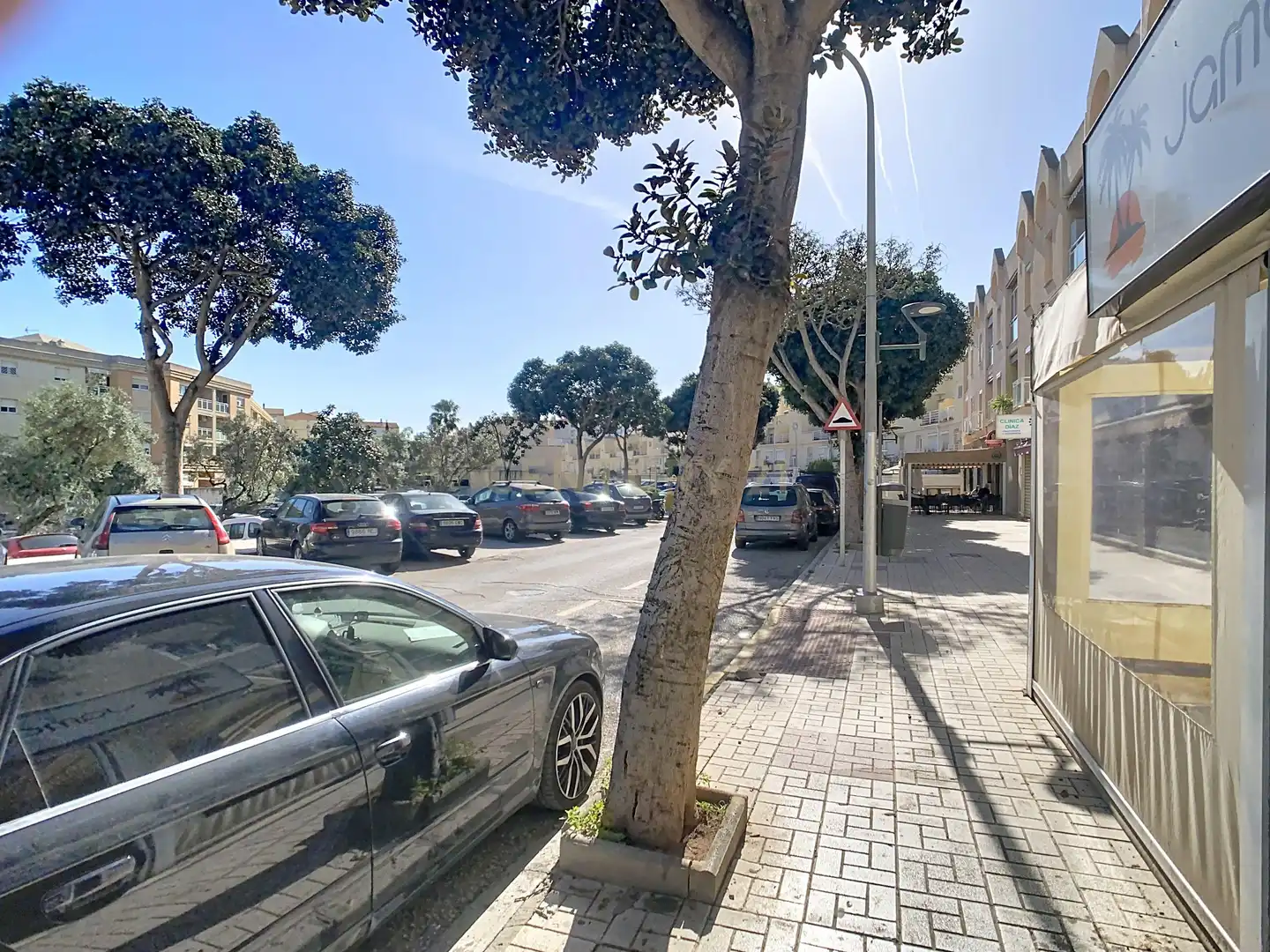Vista exterior de Local en traspaso en Torremolinos con Aire acondicionado
