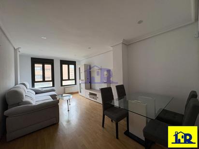 Living room of Flat for sale in Cuenca Capital  with Heating, Storage room and Furnished