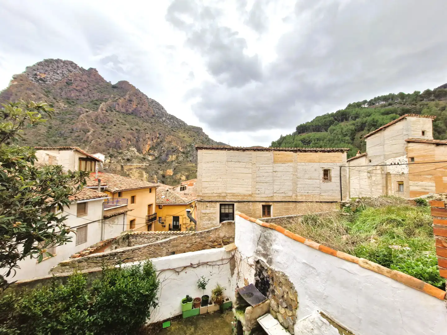 Vista exterior de Finca rústica en venda en Arnedillo amb Calefacció, Traster i Moblat