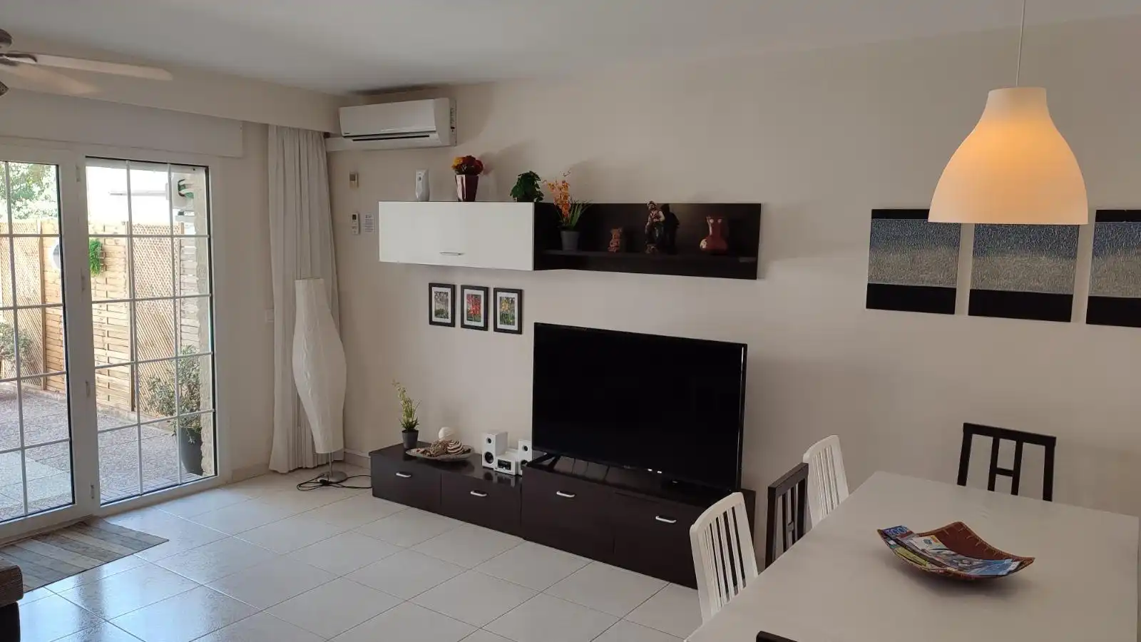 Sala d'estar de Dúplex en venda en Calella amb Calefacció, Jardí privat i Terrassa