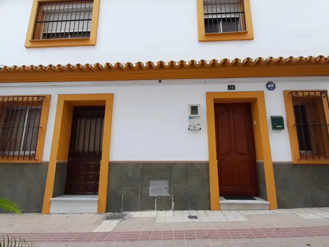 Vista exterior de Casa adosada en venda en Marbella