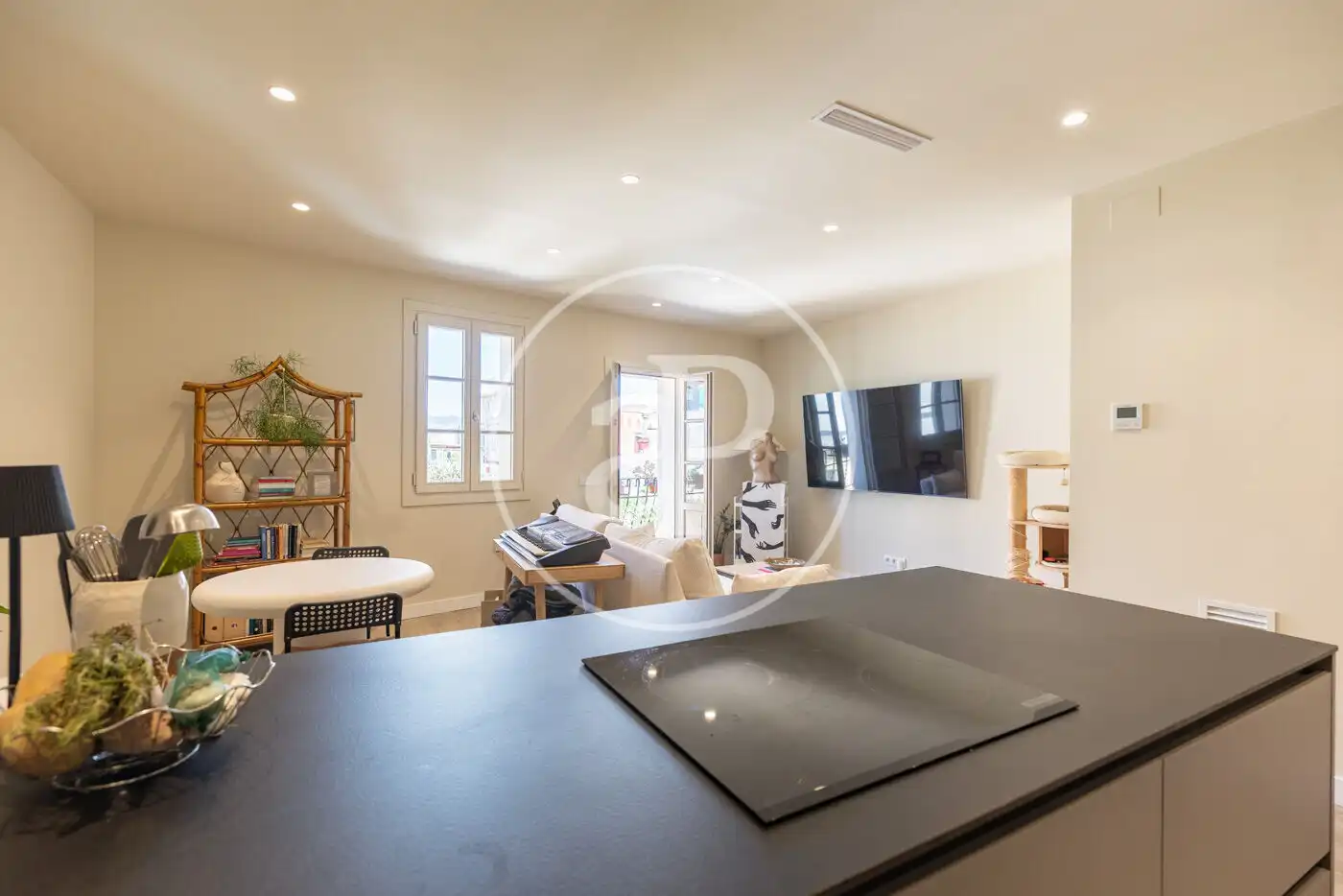 Küche von Wohnung zum Verkauf in Barcelona mit Klimaanlage, Heizung und Privatgarten