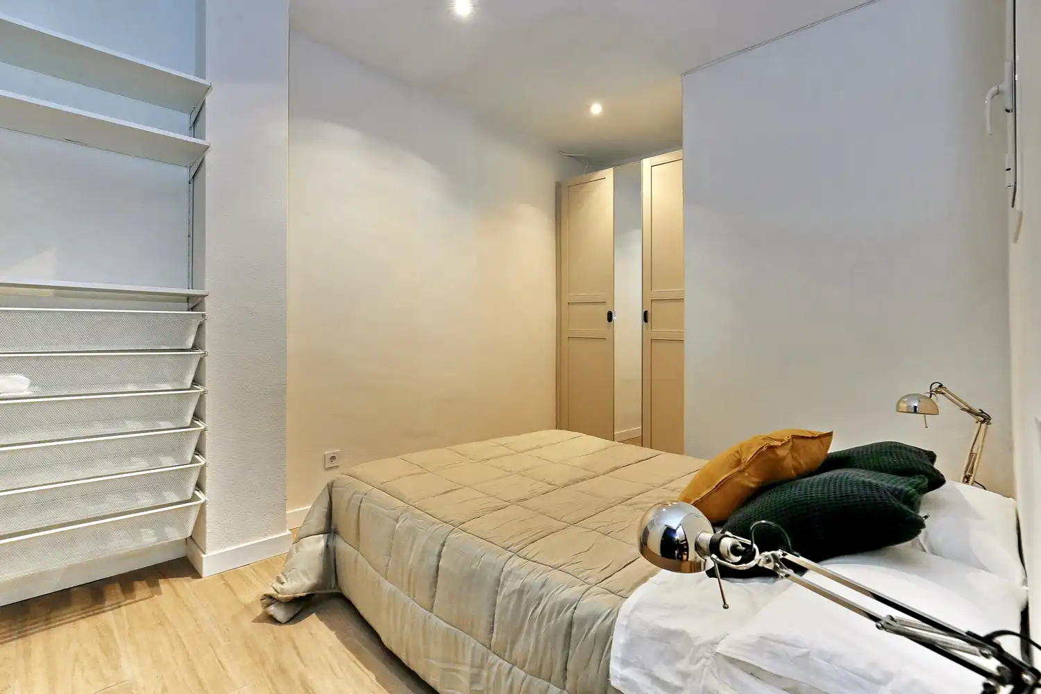Schlafzimmer von Wohnung zum Verkauf in Barcelona mit Klimaanlage, Heizung und Möbliert