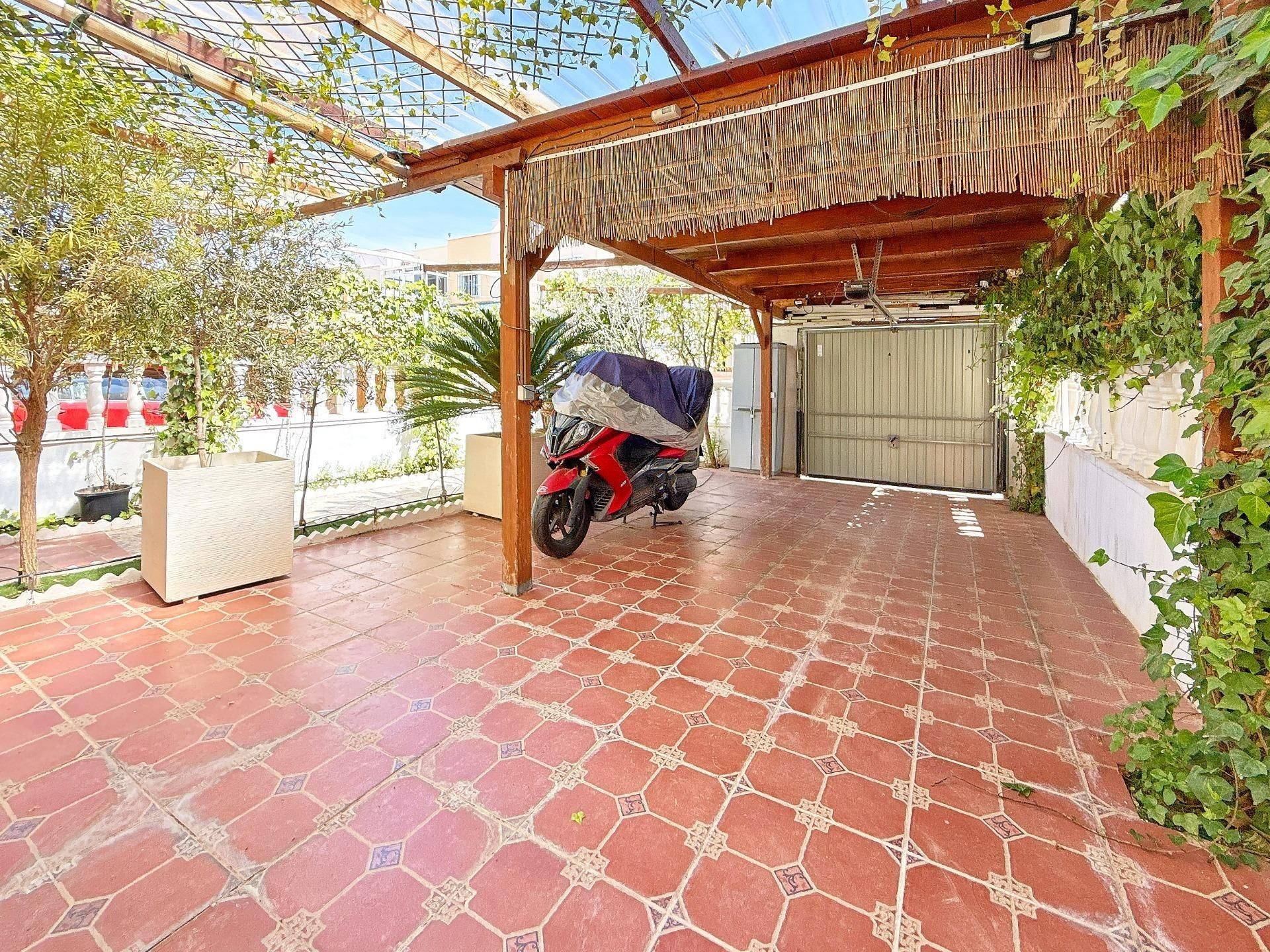 Terrassa de Casa adosada en venda en Orihuela