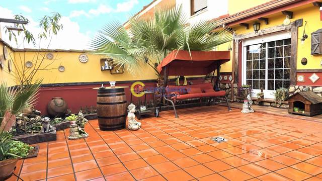 Casa adosada en Venta en Talavera la Nueva
