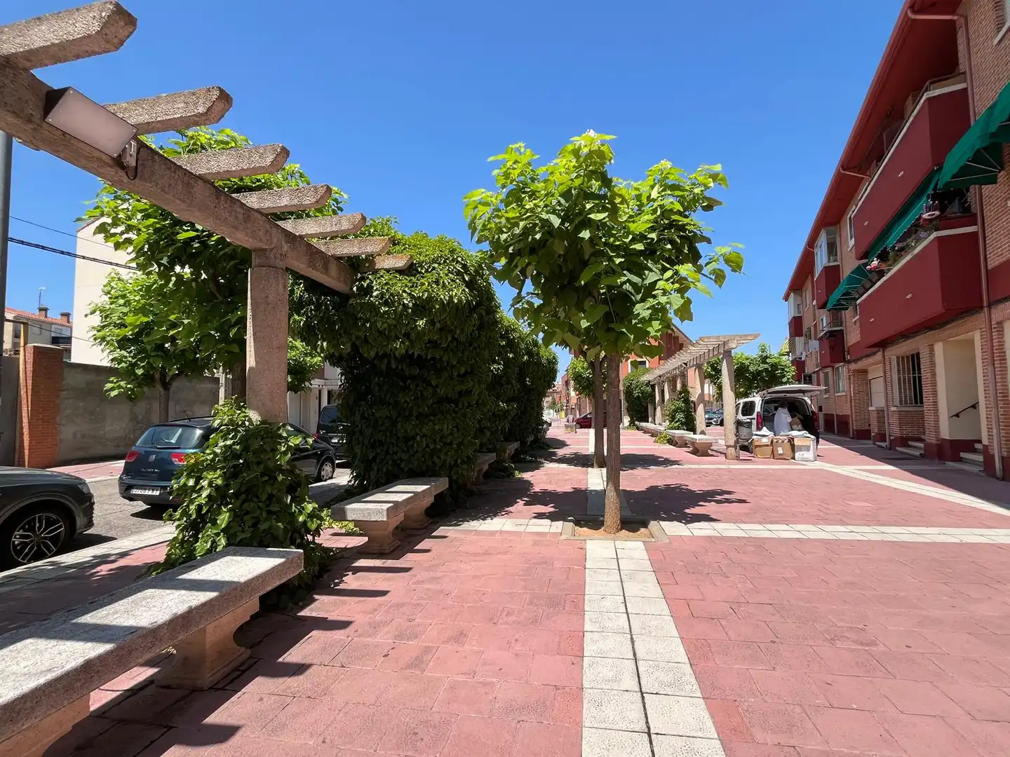 Außenansicht von Geschaftsraum zur Miete in Tudela de Duero mit Heizung und Parkett
