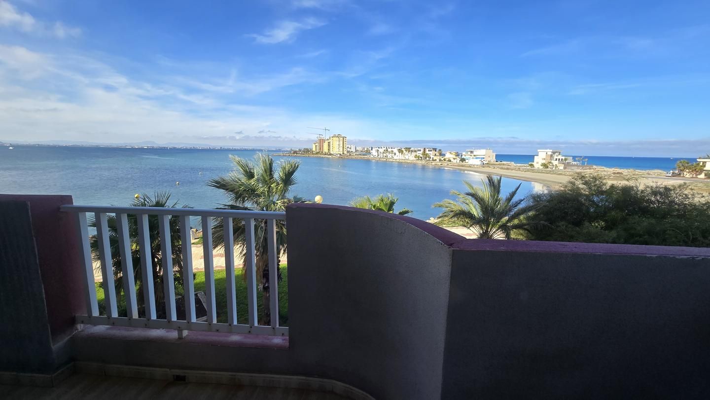 Dormitori de Apartament en venda en La Manga del Mar Menor amb Aire condicionat, Moblat i Balcó