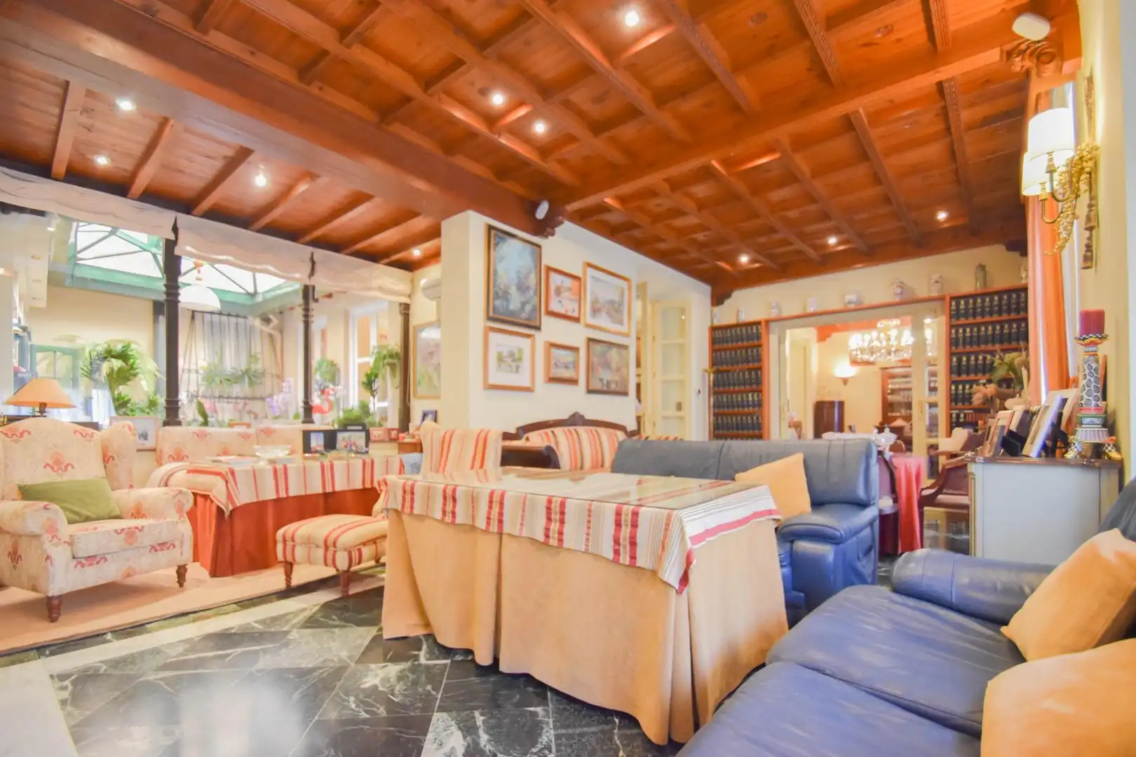 Living room of Buildings for sale in Almuñécar