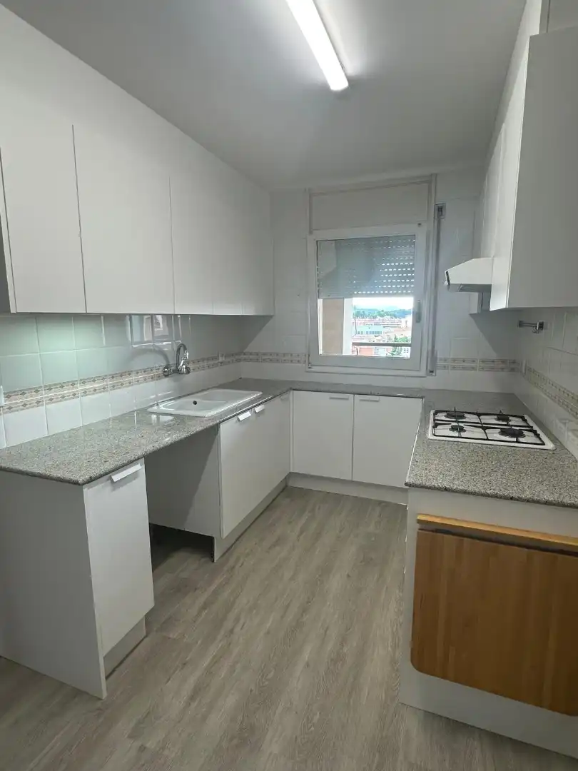 Cocina de Ático de alquiler en Manresa con Calefacción, Jardín privado y Parquet