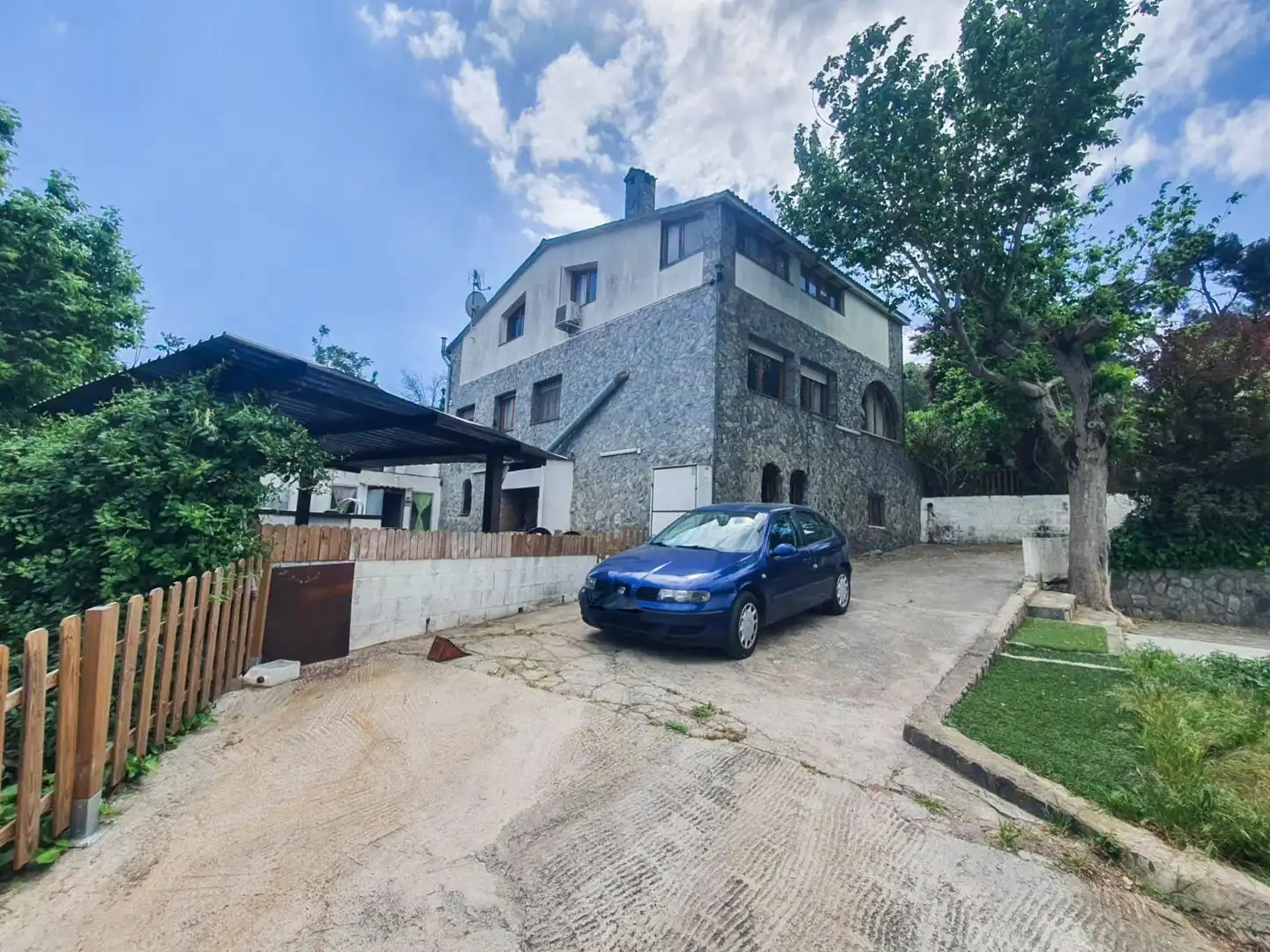Vista exterior de Casa o xalet en venda en Castellbisbal amb Aire condicionat, Calefacció i Jardí privat