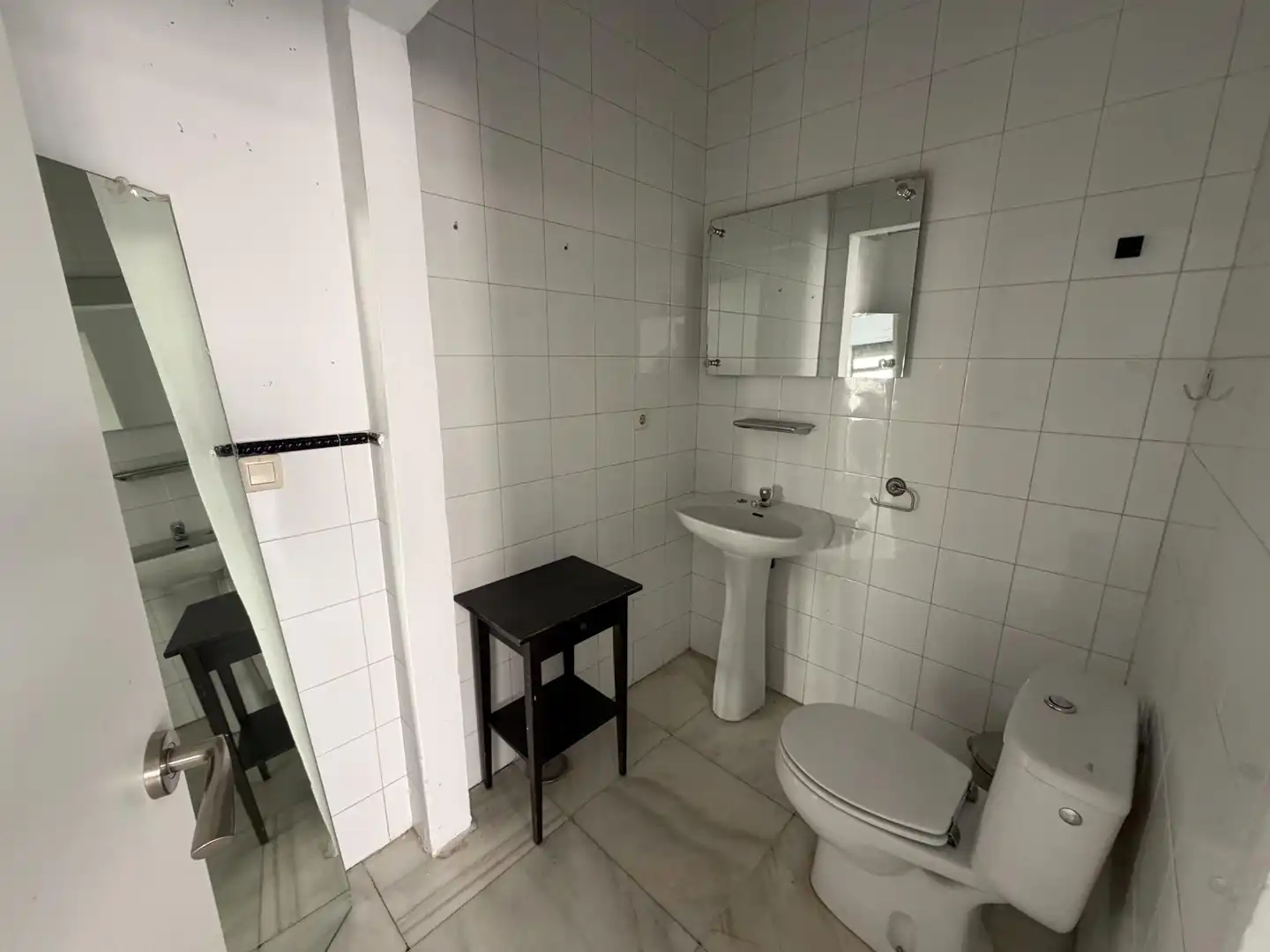Baño de Local de alquiler en Sevilla con Aire acondicionado