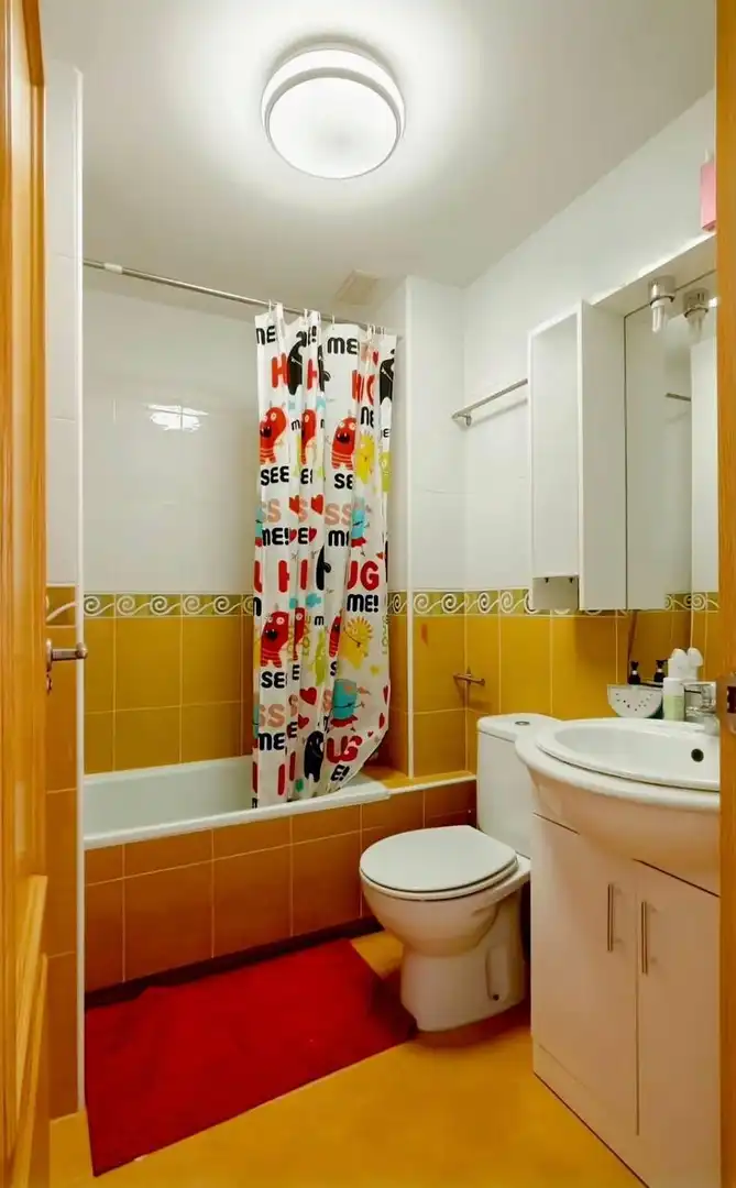 Baño de Ático de alquiler en Orihuela con Aire acondicionado, Terraza y Amueblado
