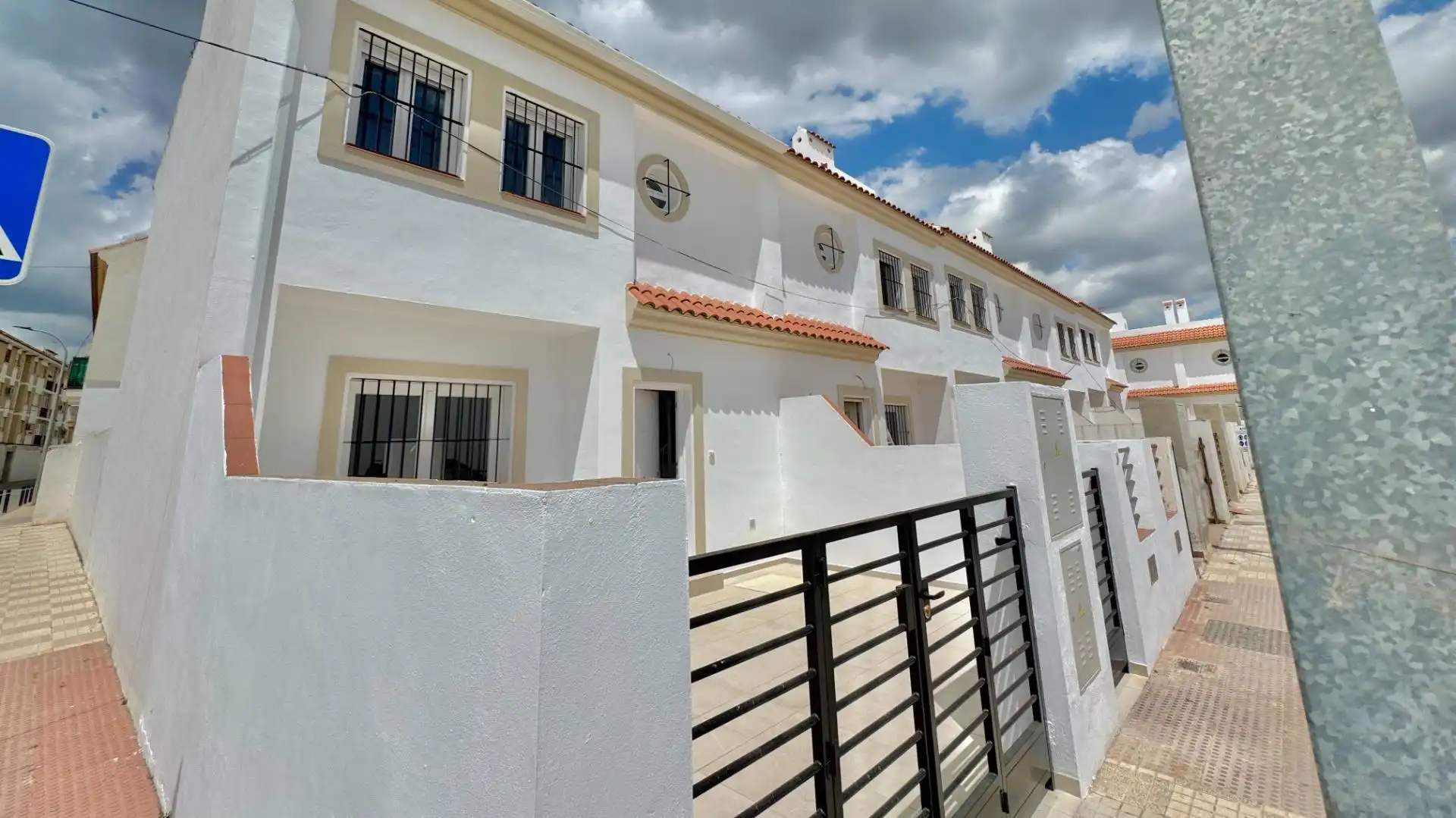 Vista exterior de Casa adosada en venta en Campillos con Jardín privado y Terraza