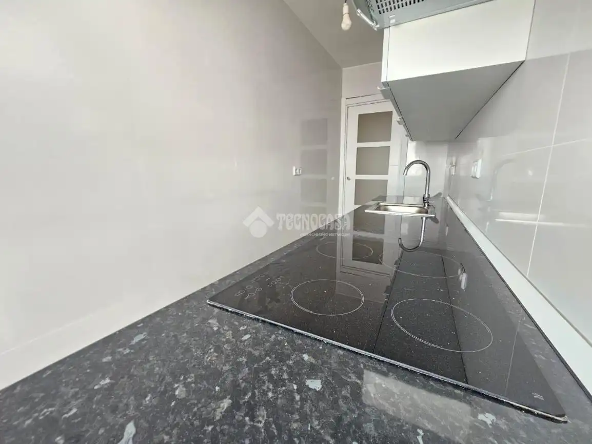 Cocina de Piso en venta en Madrid con Calefacción y Terraza