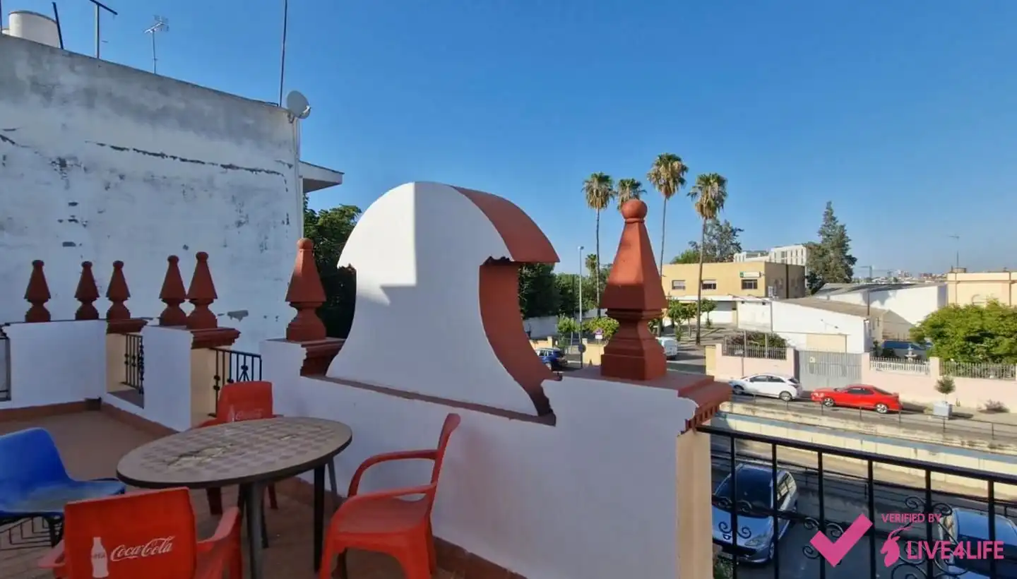 Habitació a Avenida de Jerez, Bellavista