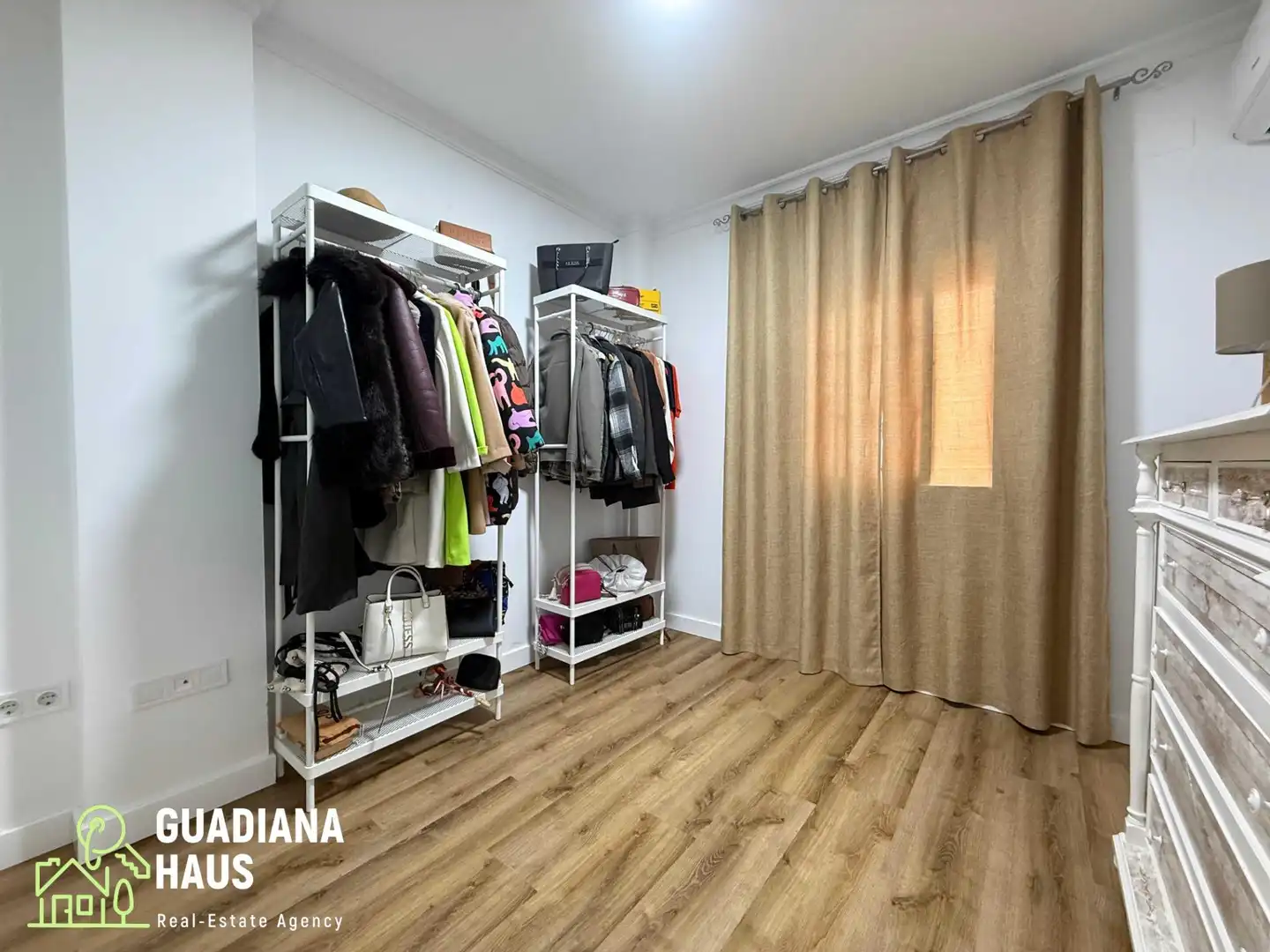 Dormitori de Apartament en venda en Ayamonte amb Aire condicionat, Jardí privat i Terrassa