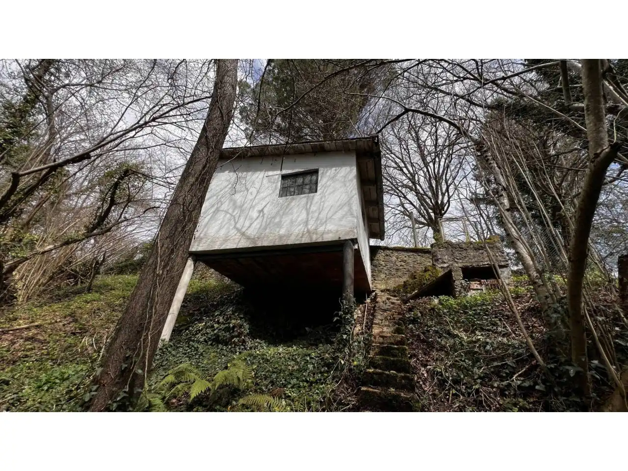Vista exterior de Casa o xalet en venda en Merindad de Montija amb Calefacció, Jardí privat i Parquet