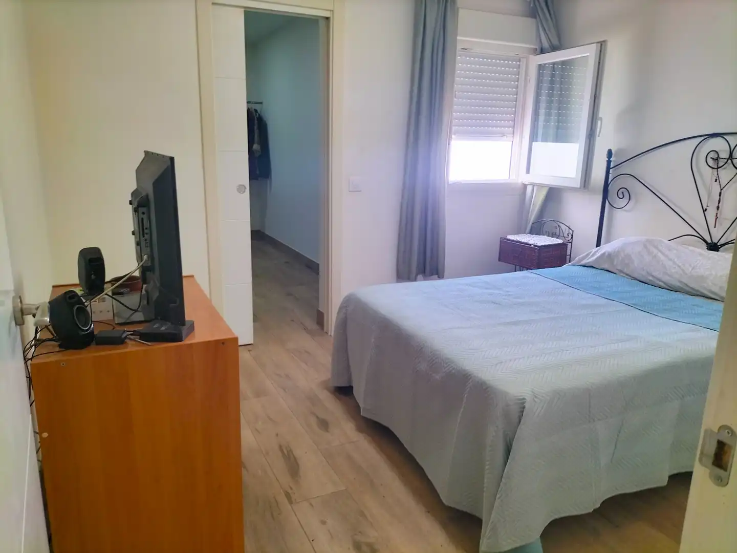 Habitación de Casa adosada en venta en Sanlúcar la Mayor con Aire acondicionado