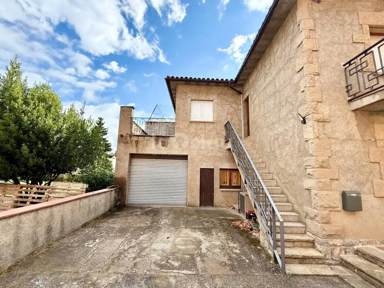 Vista exterior de Casa o xalet en venda en L'Estany amb Calefacció i Terrassa