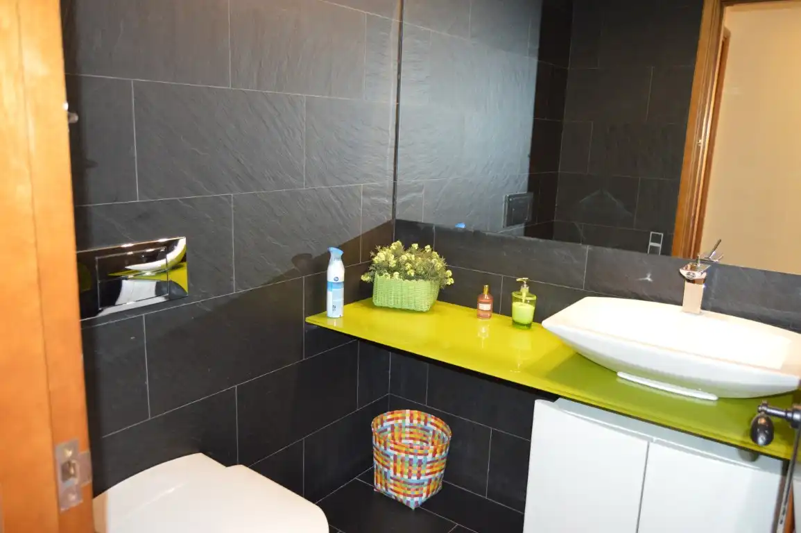 Baño de Casa o chalet de alquiler en Prullans con Jardín privado, Parquet y Terraza