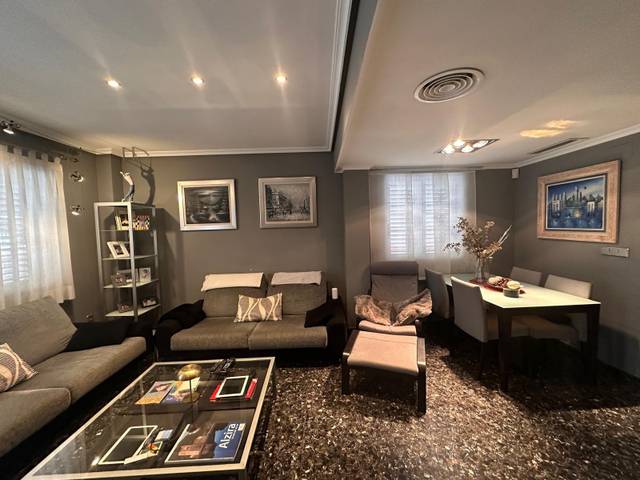 Casa adosada en Venta en Alquenència - Venècia