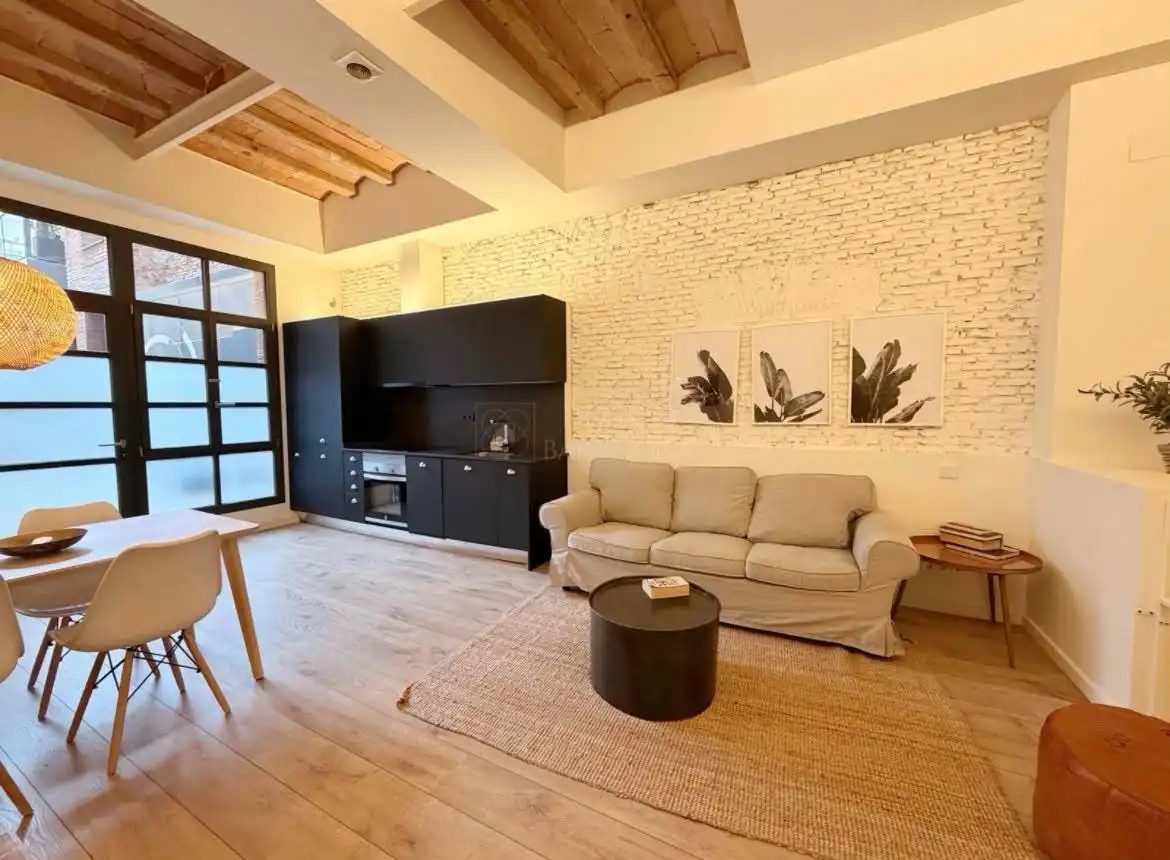 Apartamento con piscina en venta en Ciutat Vella, imagen 2