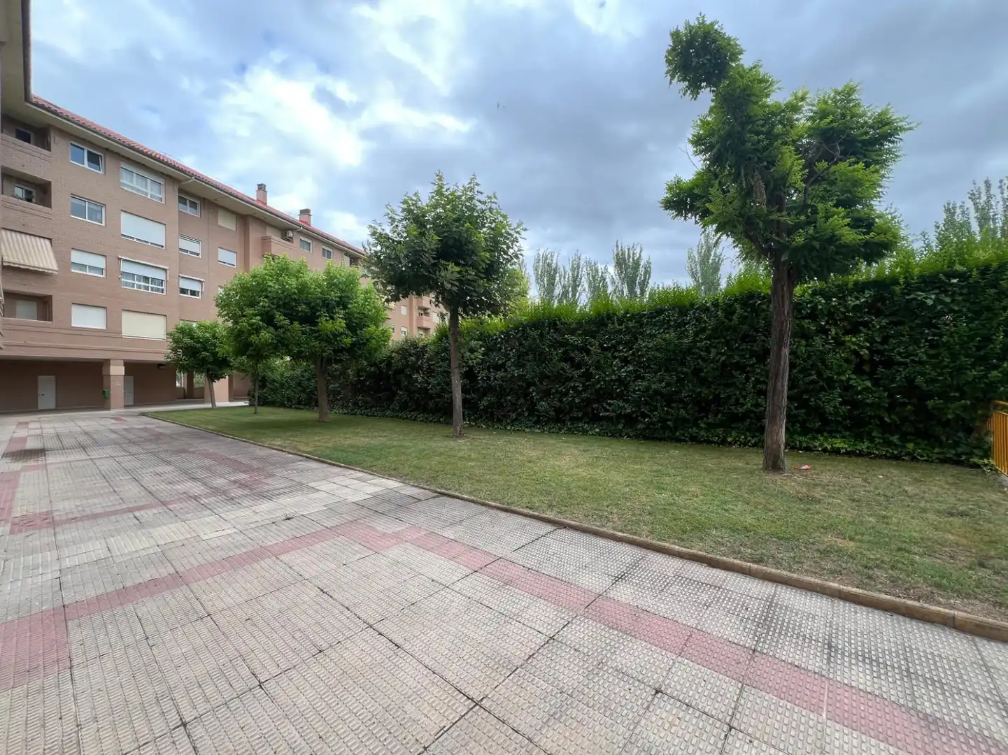 Jardín de Piso en venta en  Logroño con Calefacción, Terraza y Trastero