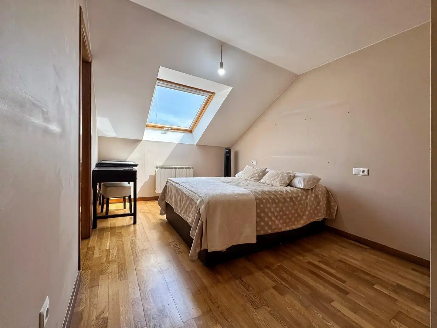 Bedroom of Attic for sale in Poio  with Heating and Balcony