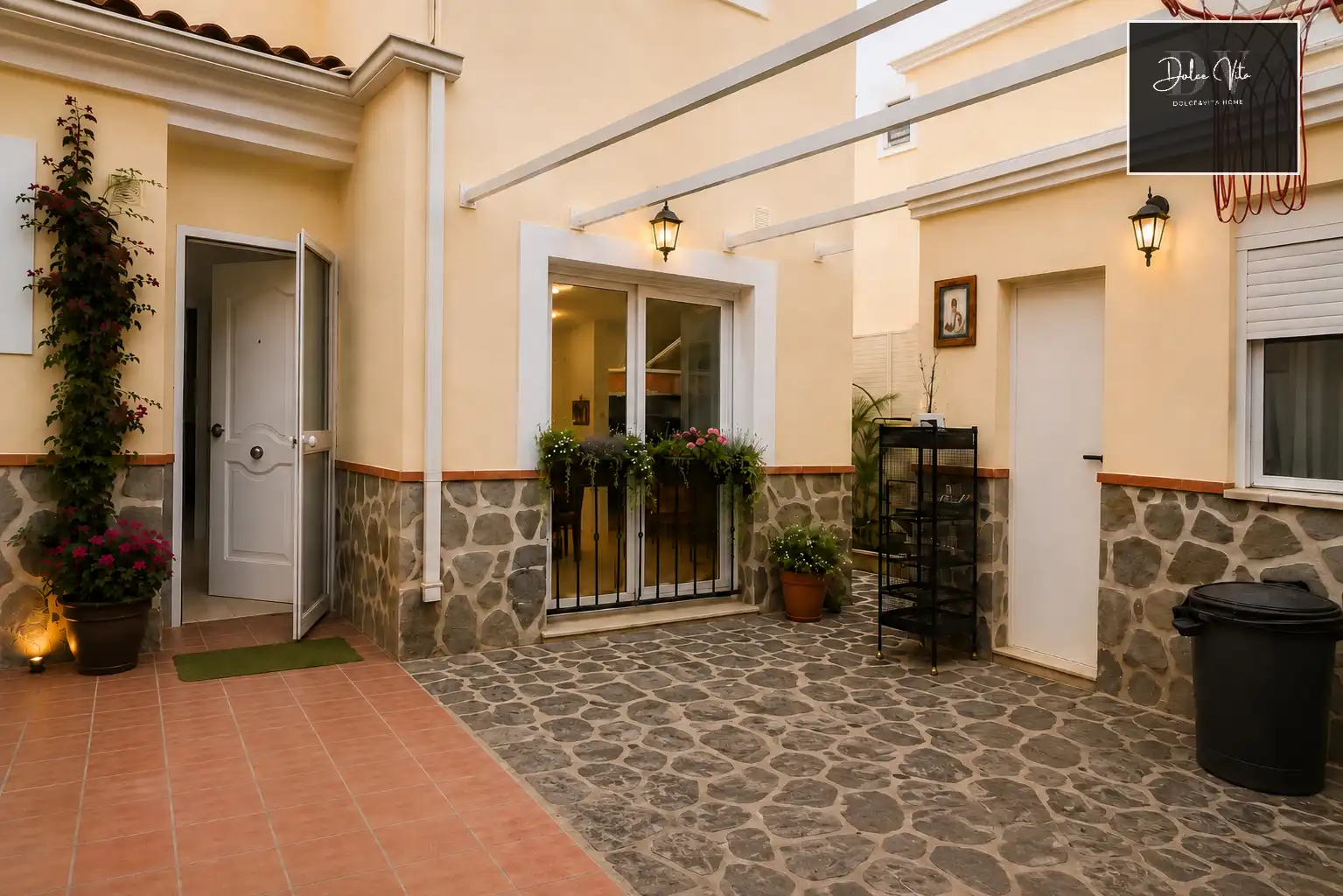 Casa adosada en venta en Málaga con Jardín privado, Terraza y Balcón