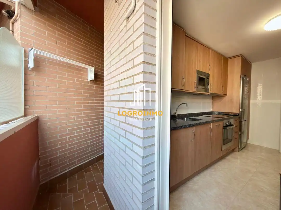 Kitchen of Flat for sale in Lardero  with Heating, Storage room and Furnished