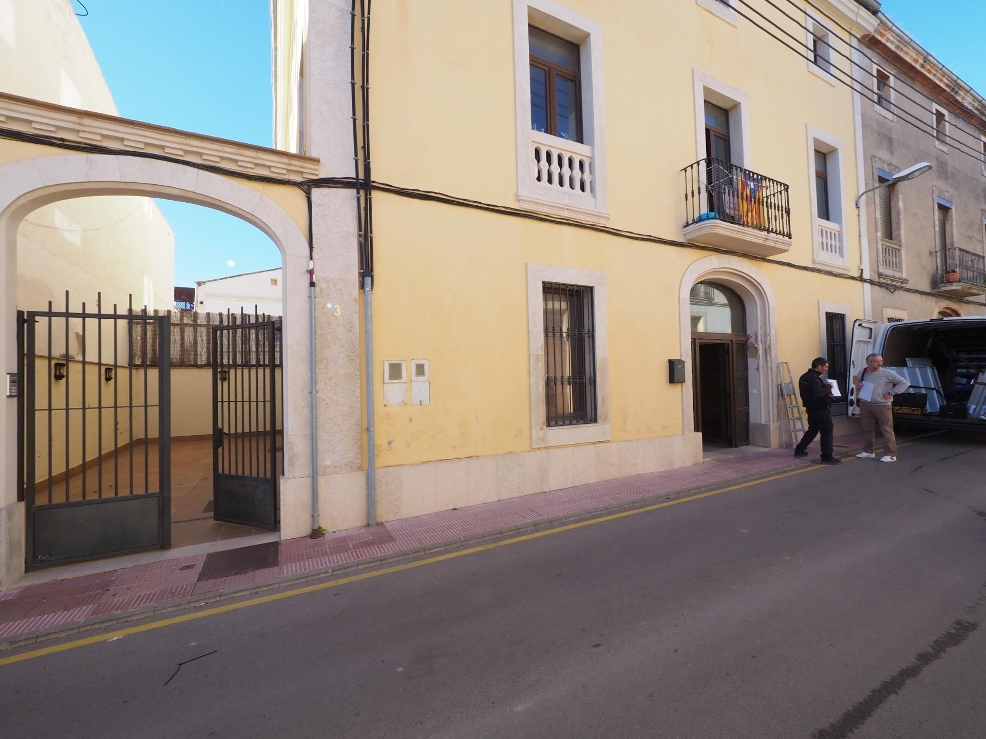 Vista exterior de Pis en venda en El Pla del Penedès