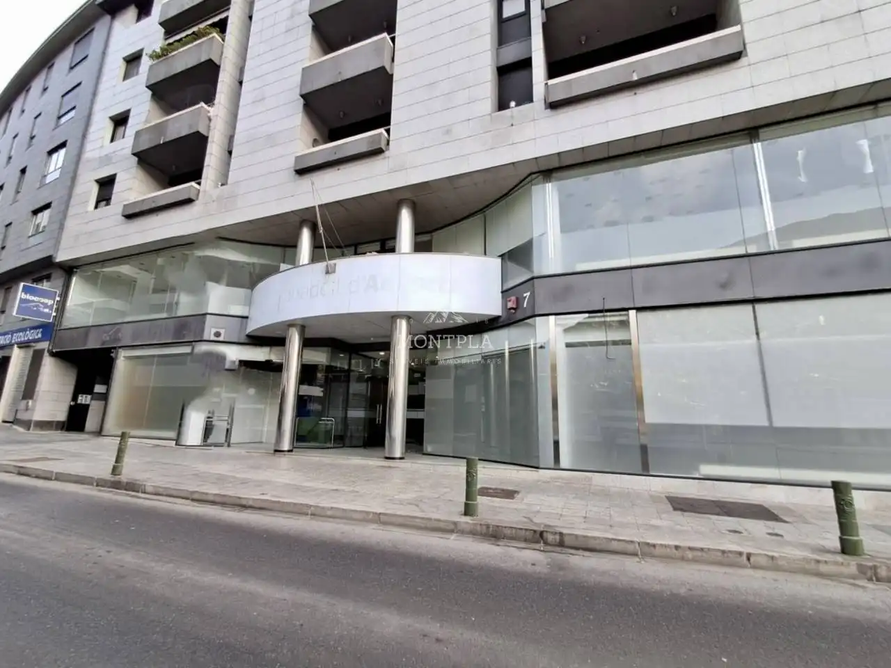 Locale commerciale in affitto a Les Escaldes, imagen 2