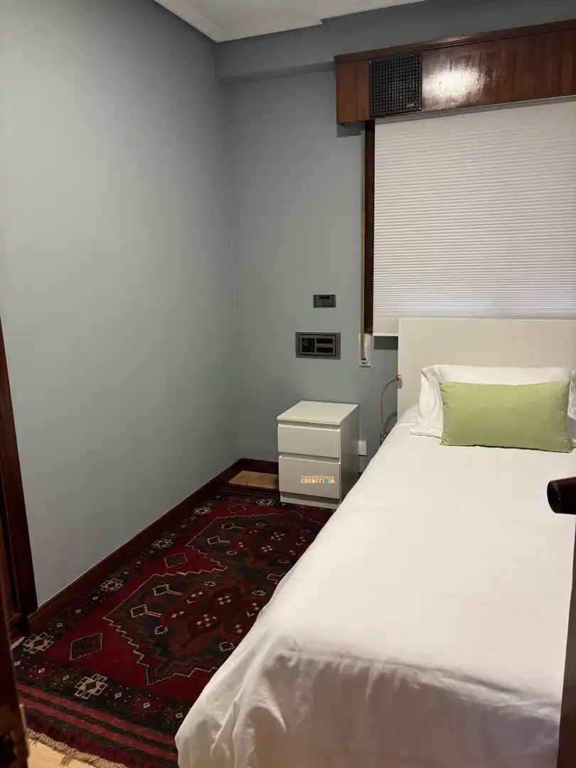 Habitación de Piso de alquiler en Vigo  con Calefacción, Amueblado y Balcón
