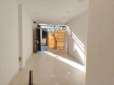 Locale commerciale in affitto a Lluis Ribas