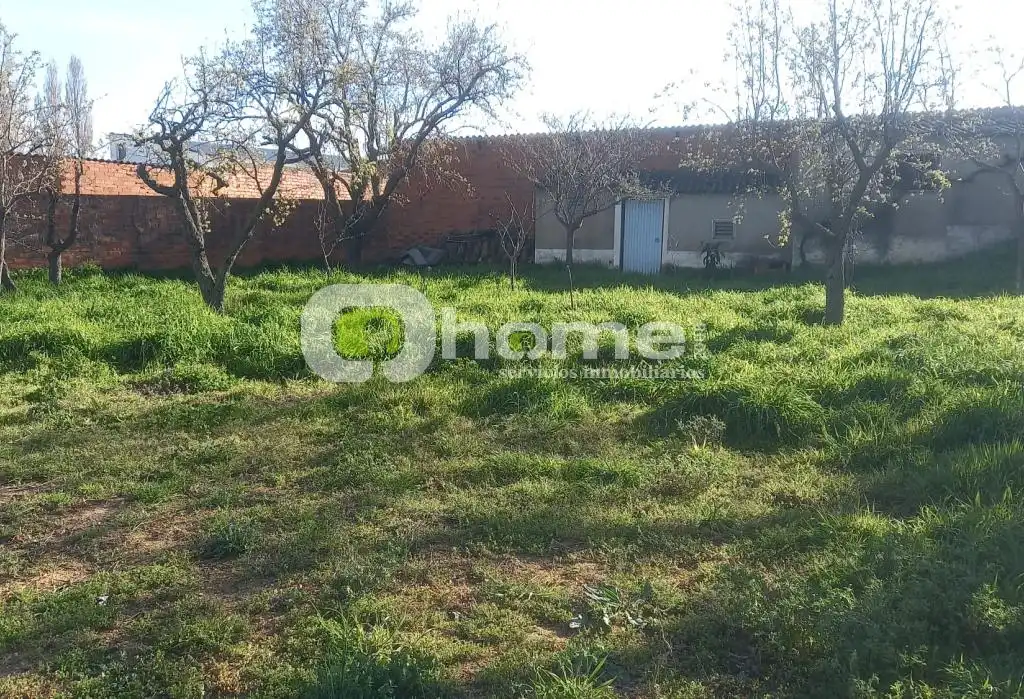 Casa o xalet en venda en Montamarta amb Jardí privat