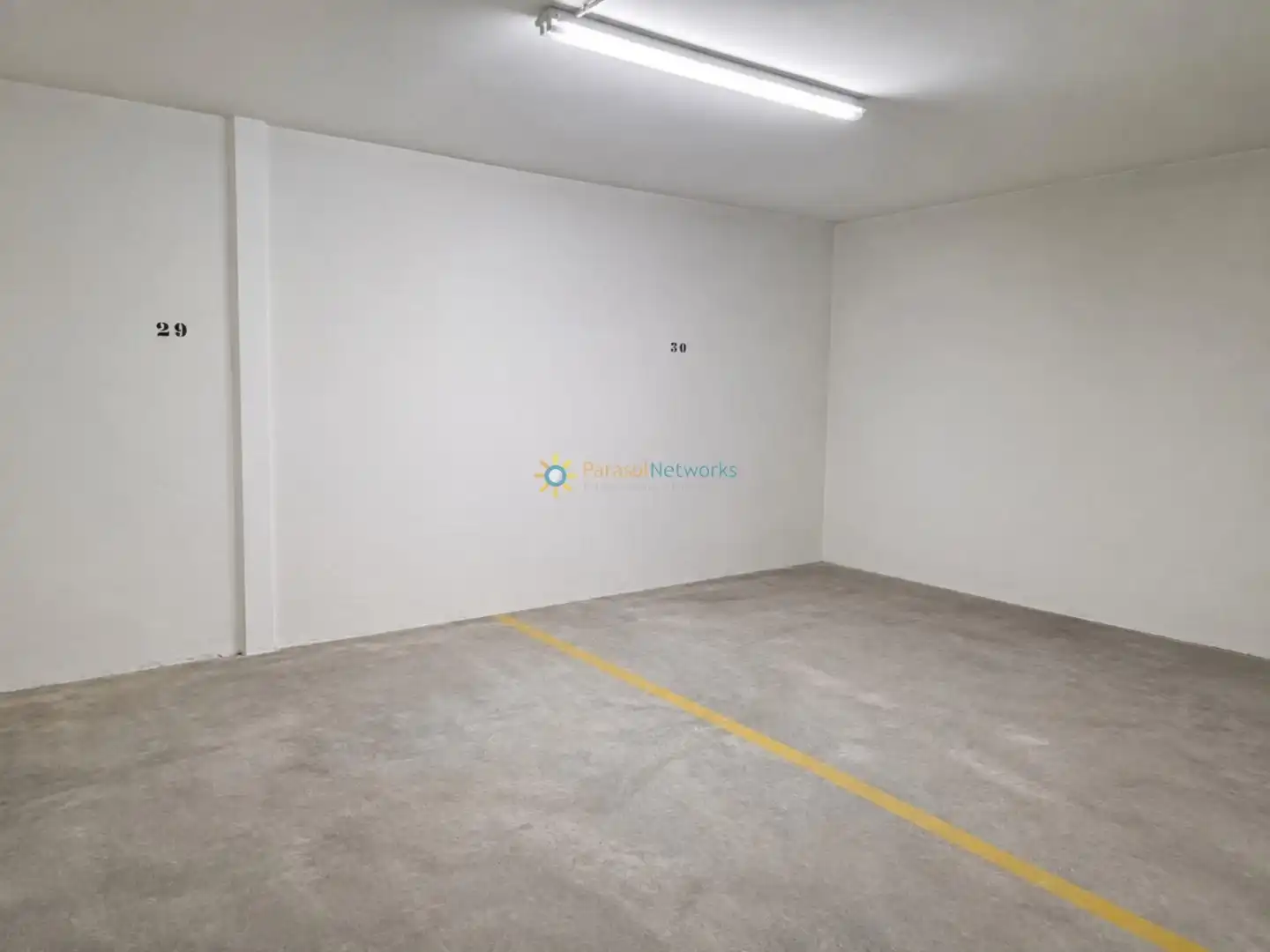 Garaje en venta en Ador