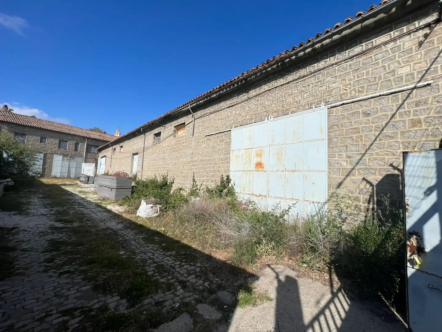 Vista exterior de Local en venta en Ávila