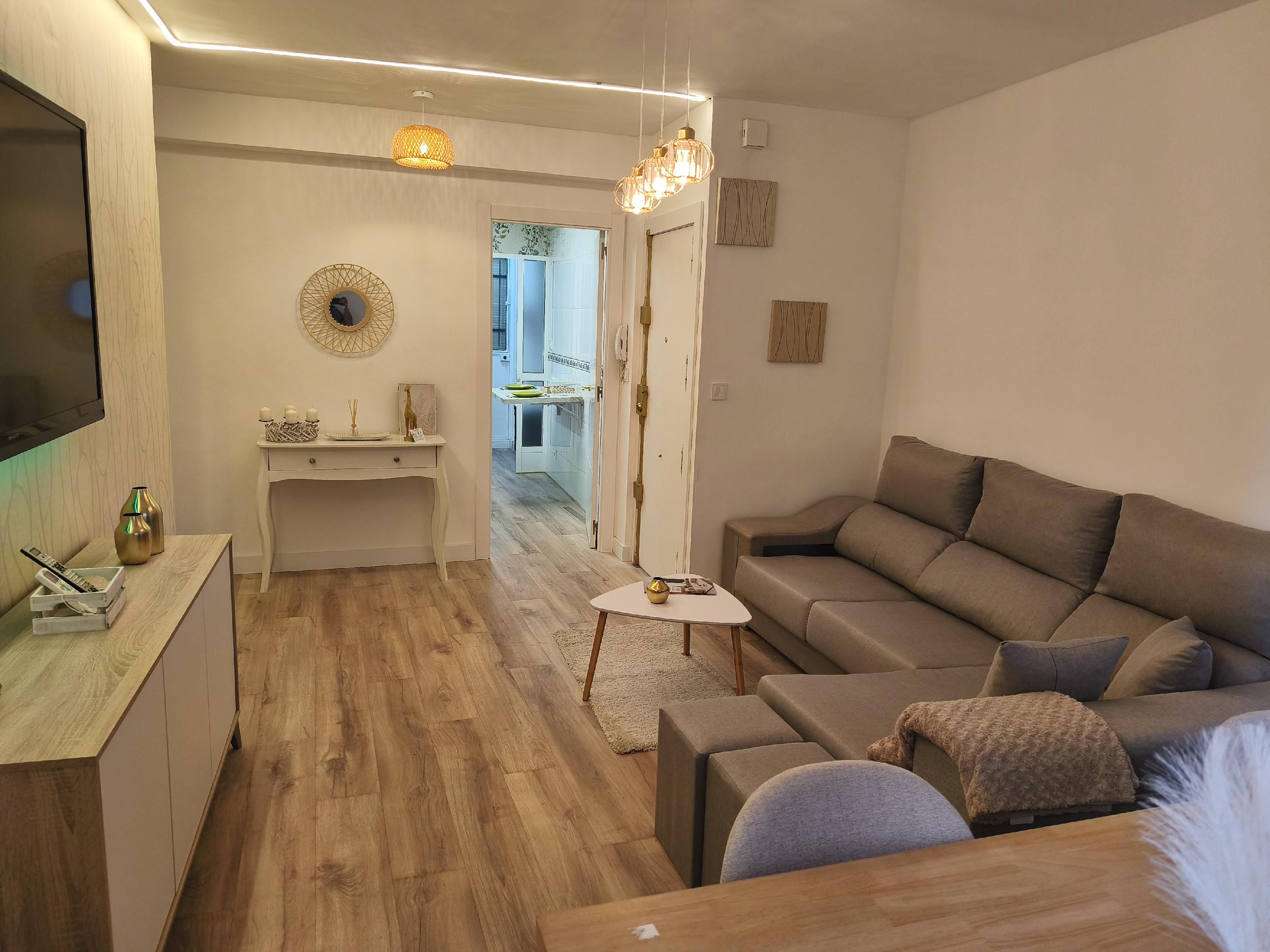 Sala d'estar de Apartament en venda en  Jaén Capital amb Aire condicionat, Calefacció i Balcó